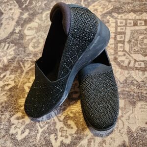 Black Sparkle Gemstone Slip on Shoes Martha Stewart for Sketchers Size 9